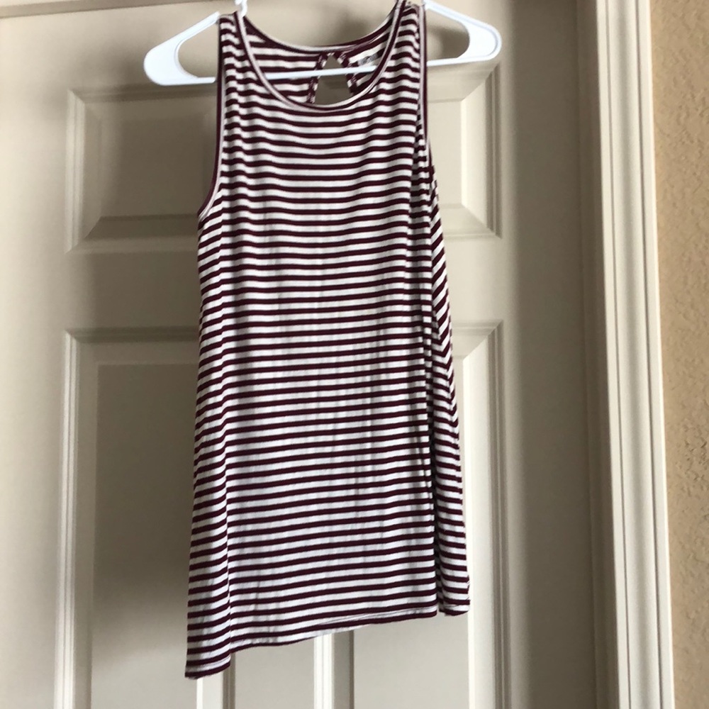 Maroon and white sleeveless top